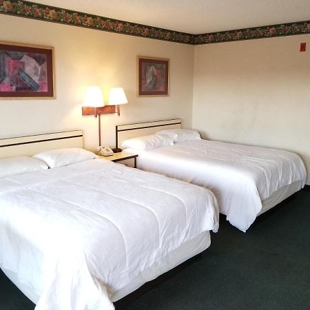 קולורדו ספרינגס Travelstar Inn & Suites מראה חיצוני תמונה