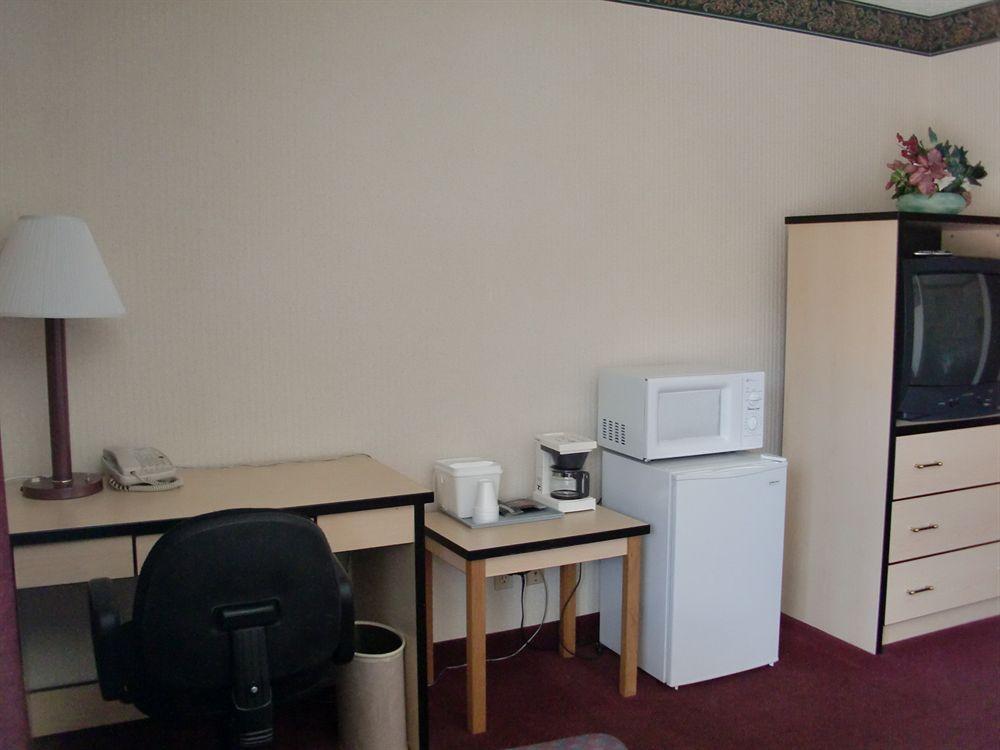 קולורדו ספרינגס Travelstar Inn & Suites מראה חיצוני תמונה