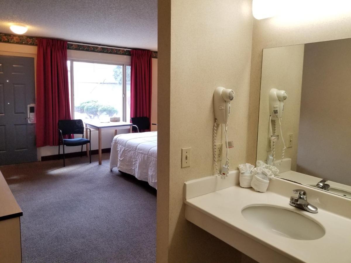 קולורדו ספרינגס Travelstar Inn & Suites מראה חיצוני תמונה