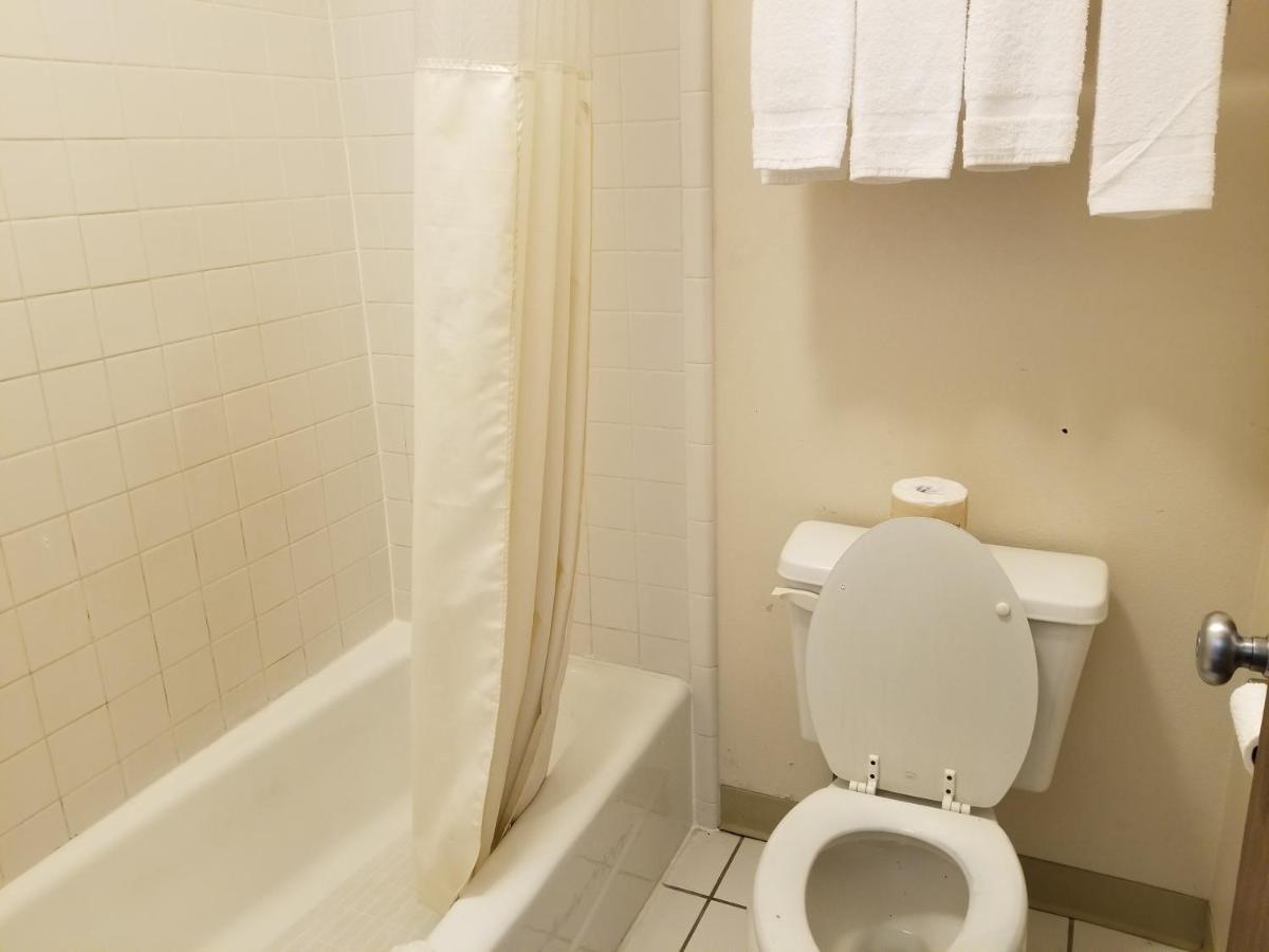 קולורדו ספרינגס Travelstar Inn & Suites מראה חיצוני תמונה