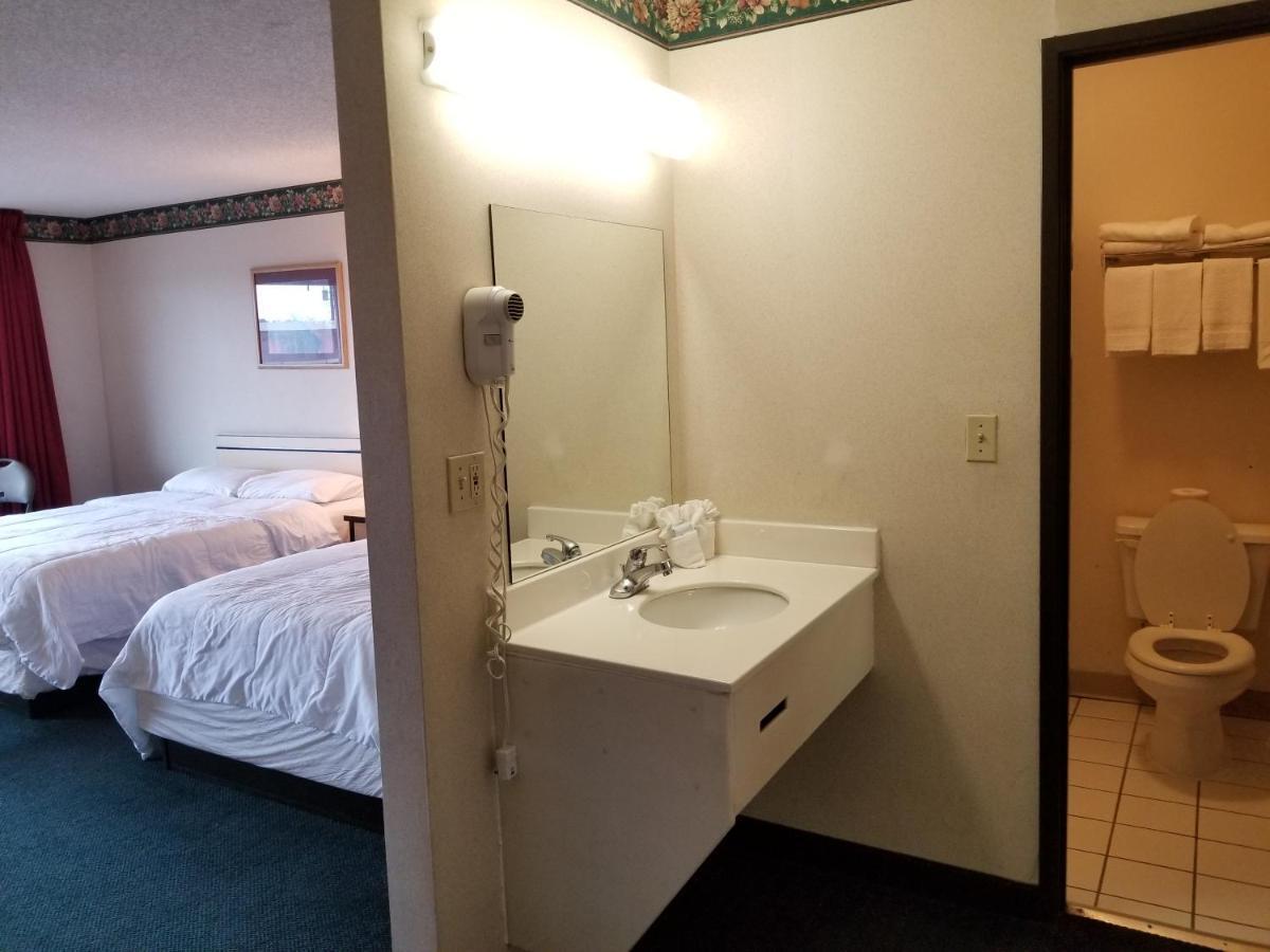 קולורדו ספרינגס Travelstar Inn & Suites מראה חיצוני תמונה